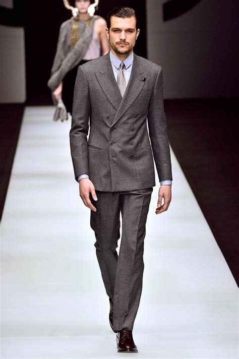 traje giorgio armani|More.